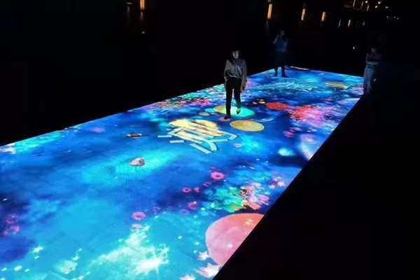 Adakah lantai LED memaparkan cukup berdaya tahan untuk menahan tekanan manusia?